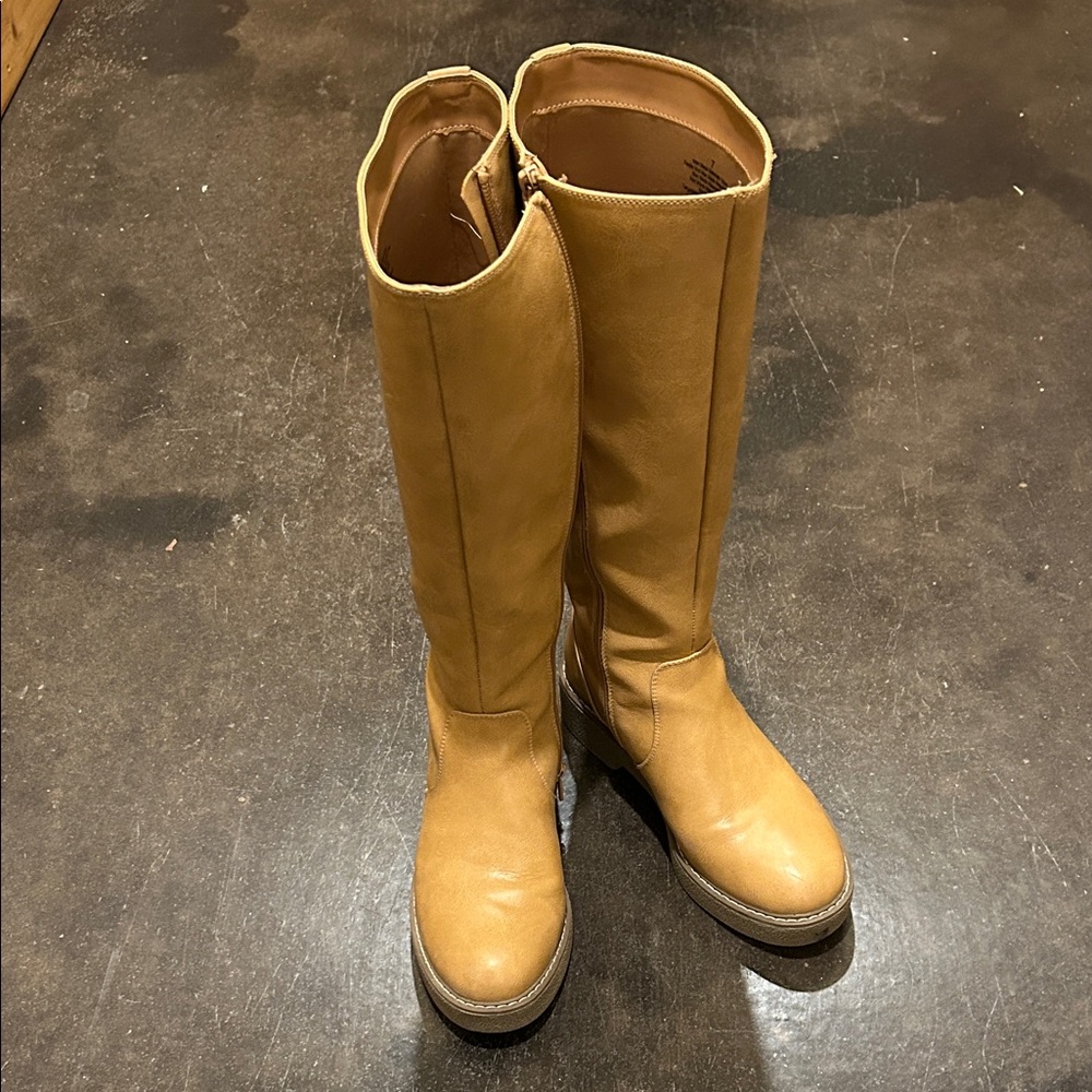 Tan Knee-High Boots women’s 7